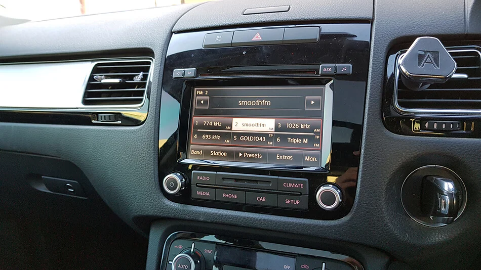 Volkswagen-Touareg-stereo